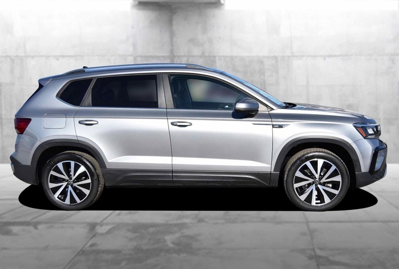 Volkswagen Taos Vehicle Image 05