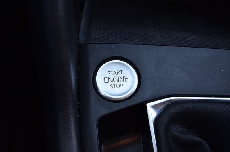 Volkswagen Taos Vehicle Image 16