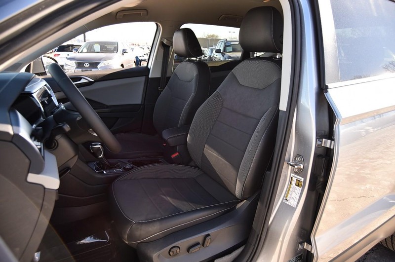 Volkswagen Taos Vehicle Image 19