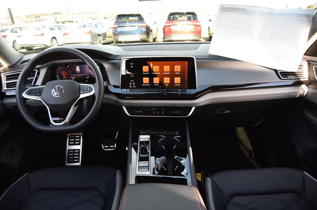 Volkswagen Atlas Vehicle Full-screen Gallery Image 7