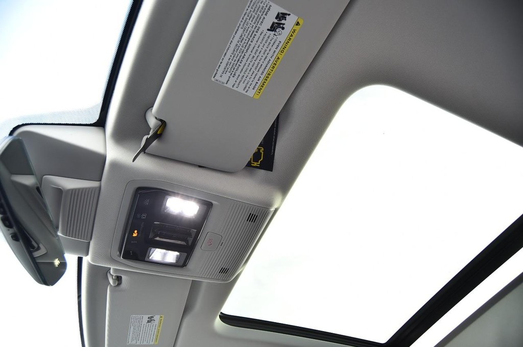 Volkswagen Tiguan Vehicle Full-screen Gallery Image 20