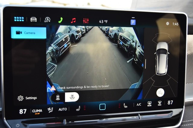 Volkswagen Tiguan Vehicle Image 14