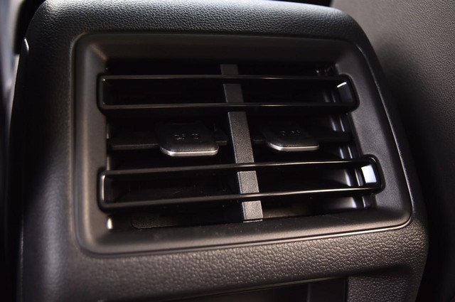 Volkswagen Tiguan Vehicle Image 22