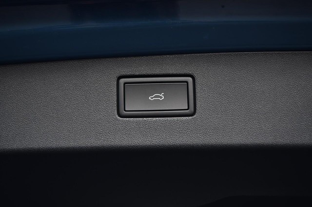 Volkswagen Tiguan Vehicle Image 25