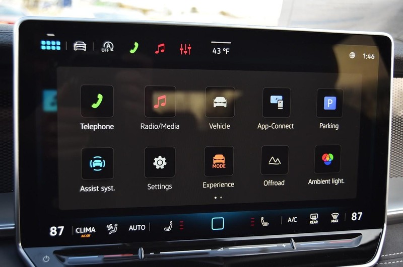 Volkswagen Tiguan Vehicle Image 15