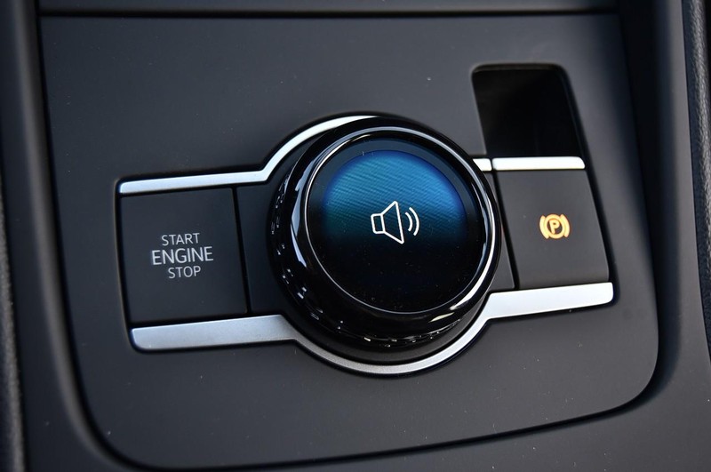 Volkswagen Tiguan Vehicle Image 16