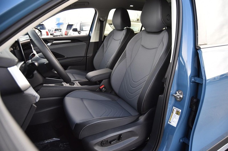 Volkswagen Tiguan Vehicle Image 18