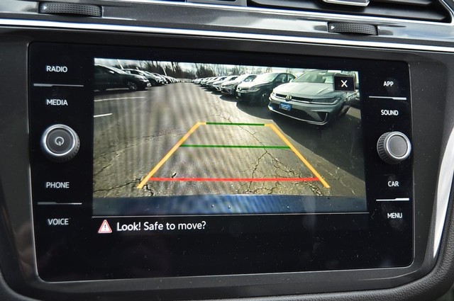 Volkswagen Tiguan Vehicle Image 13