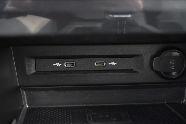 Volkswagen Tiguan Vehicle Image 16