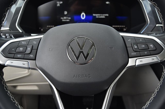 Volkswagen Tiguan Vehicle Image 18
