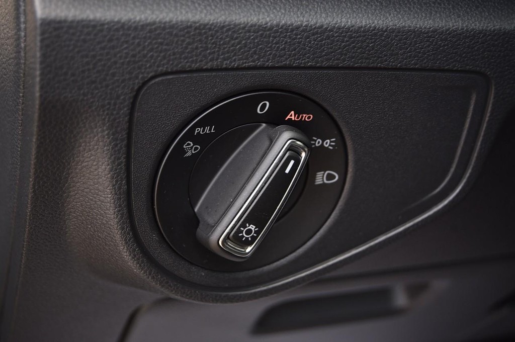 Volkswagen Atlas Vehicle Full-screen Gallery Image 9