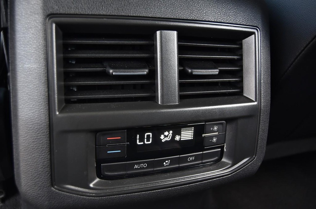 Volkswagen Atlas Vehicle Full-screen Gallery Image 21