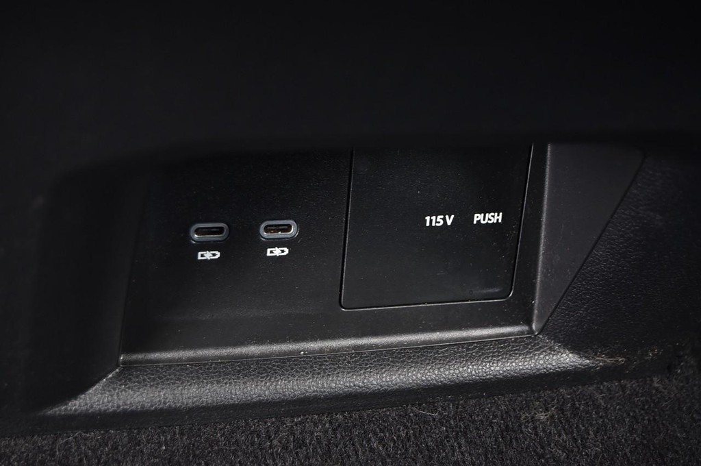 Volkswagen Atlas Vehicle Full-screen Gallery Image 22