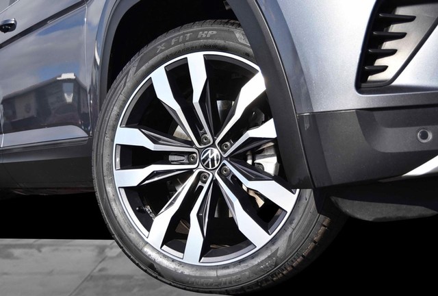 Volkswagen Atlas Vehicle Image 03