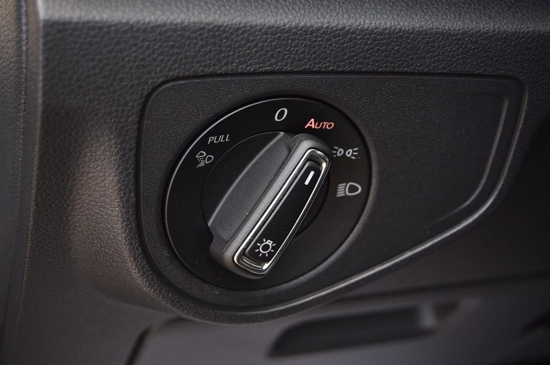 Volkswagen Atlas Vehicle Full-screen Gallery Image 9