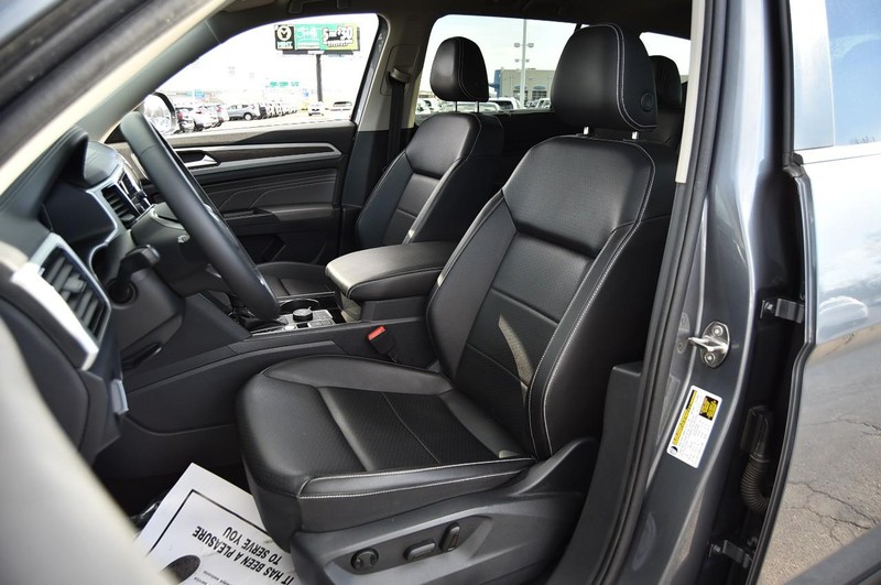 Volkswagen Atlas Vehicle Full-screen Gallery Image 17