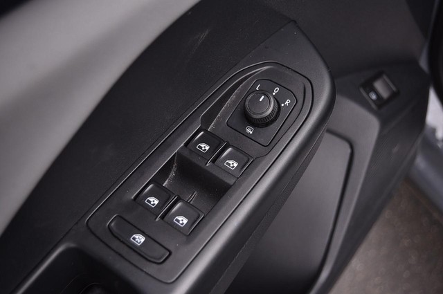 Volkswagen Taos Vehicle Image 08