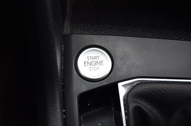 Volkswagen Taos Vehicle Image 16