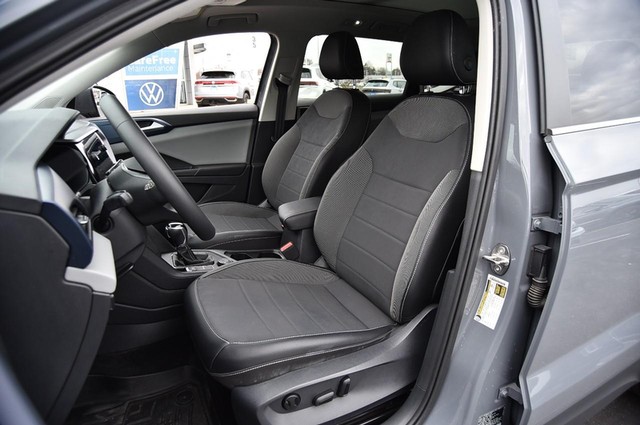 Volkswagen Taos Vehicle Image 19