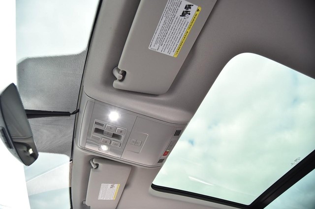 Volkswagen Taos Vehicle Image 21