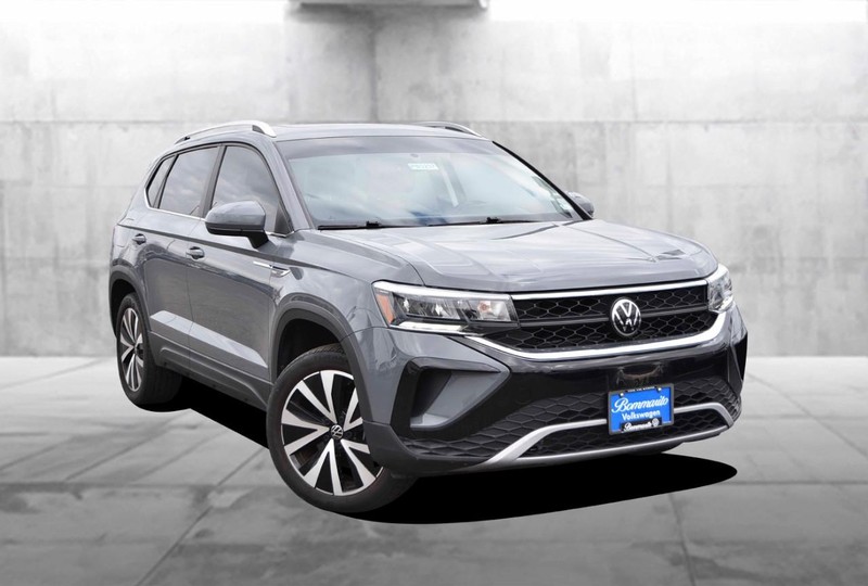 Volkswagen Taos Vehicle Image 02