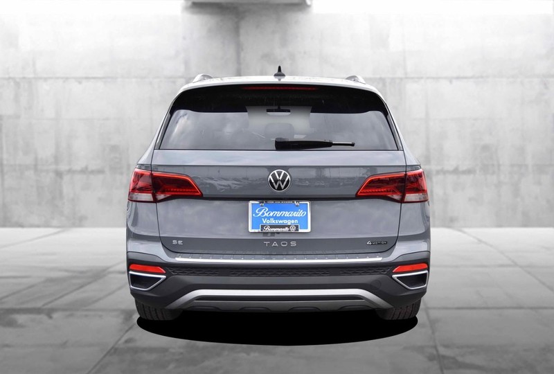 Volkswagen Taos Vehicle Image 06