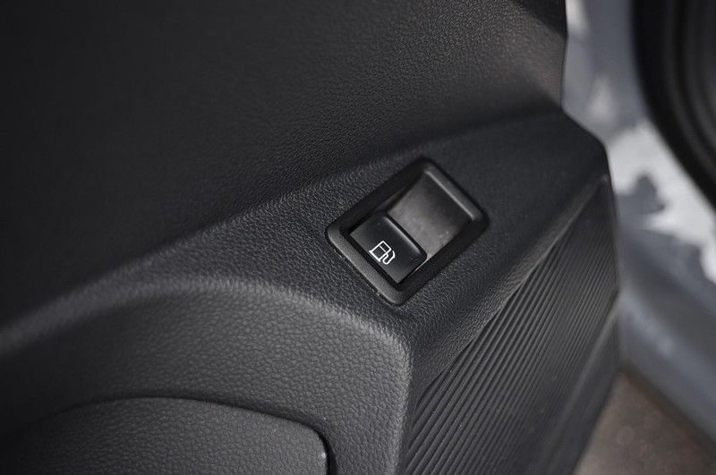 Volkswagen Taos Vehicle Image 09