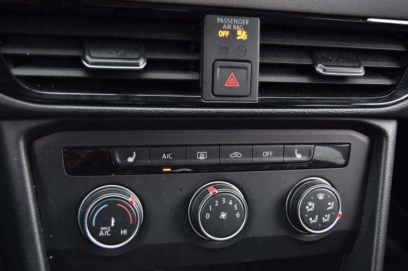 Volkswagen Taos Vehicle Image 14