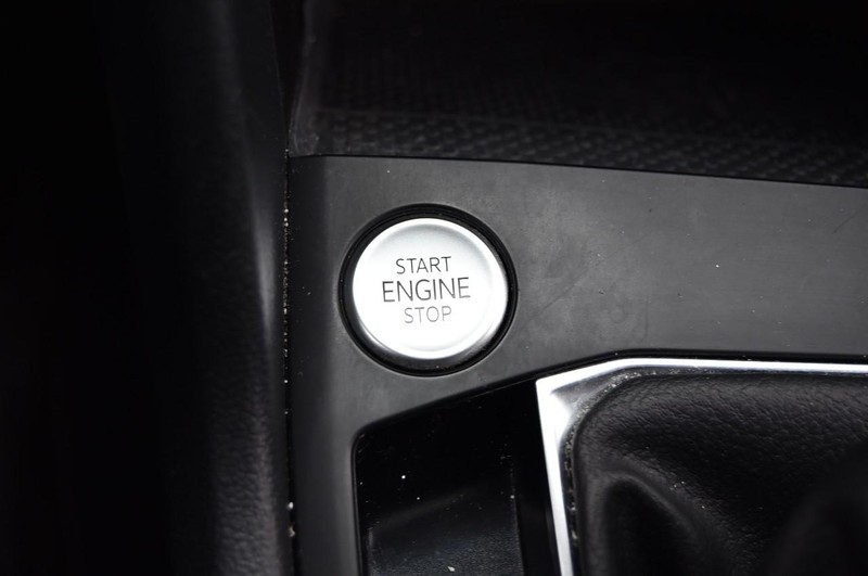 Volkswagen Taos Vehicle Image 16