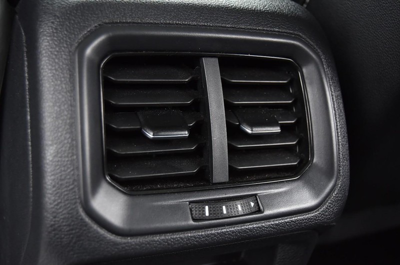 Volkswagen Taos Vehicle Image 23