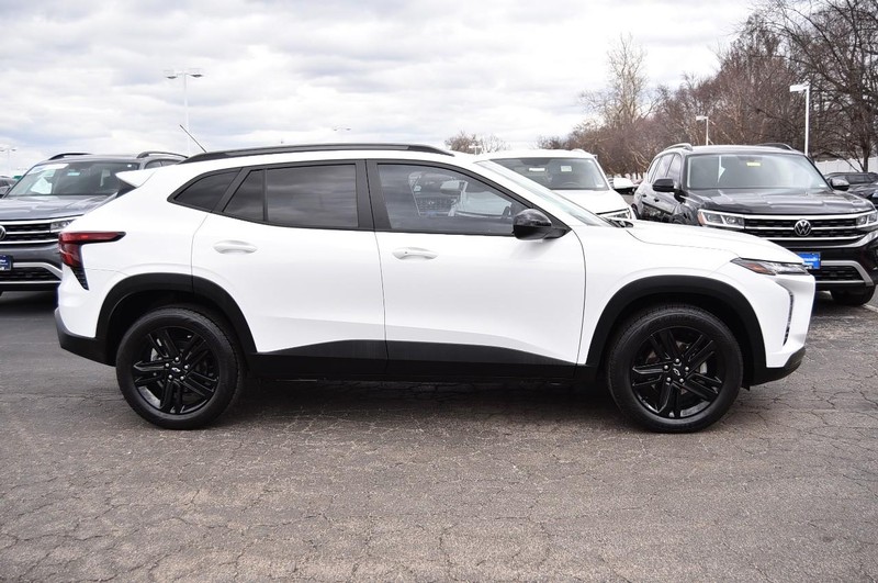 Chevrolet Trax Vehicle Full-screen Gallery Image 05