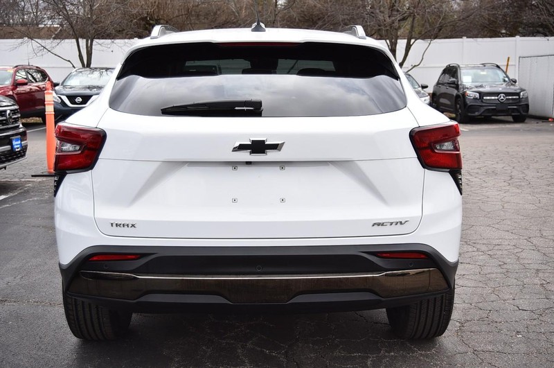 Chevrolet Trax Vehicle Full-screen Gallery Image 06