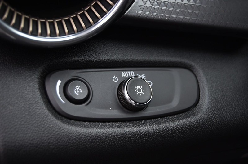 Chevrolet Trax Vehicle Full-screen Gallery Image 10