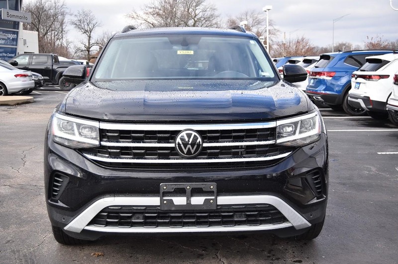Volkswagen Atlas Vehicle Full-screen Gallery Image 4