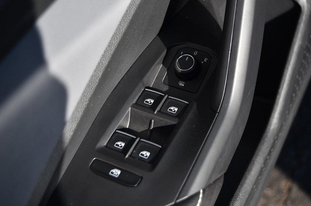 Volkswagen Jetta Vehicle Image 08