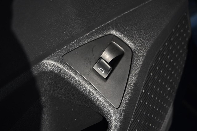 Volkswagen Jetta Vehicle Image 09