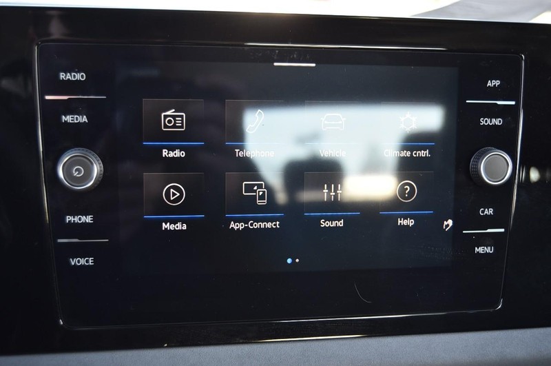 Volkswagen Jetta Vehicle Full-screen Gallery Image 14