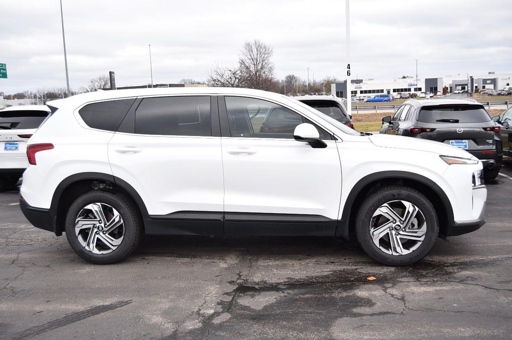 Hyundai Santa Fe Vehicle Full-screen Gallery Image 5