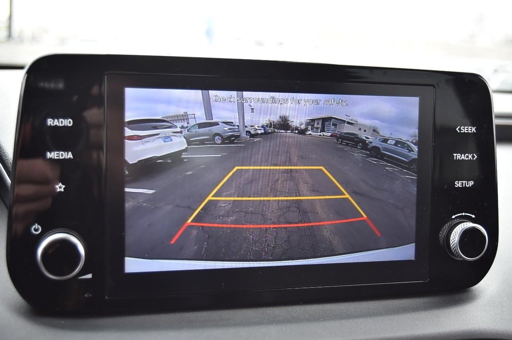 Hyundai Santa Fe Vehicle Full-screen Gallery Image 11