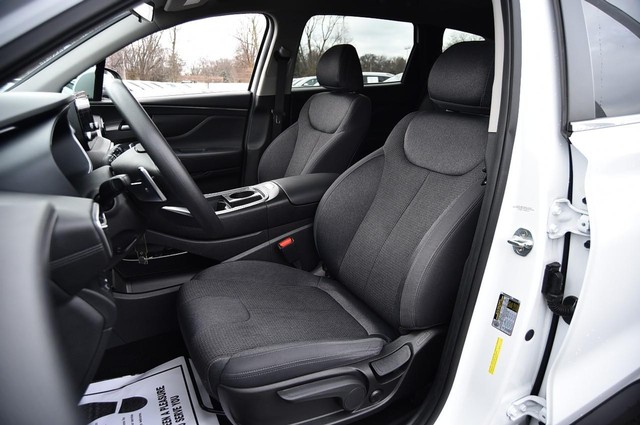 Hyundai Santa Fe Vehicle Image 16