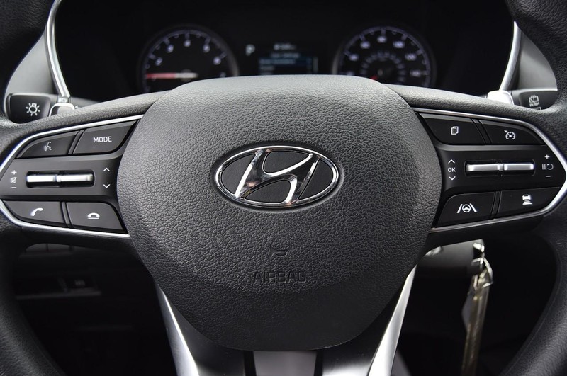 Hyundai Santa Fe Vehicle Image 15