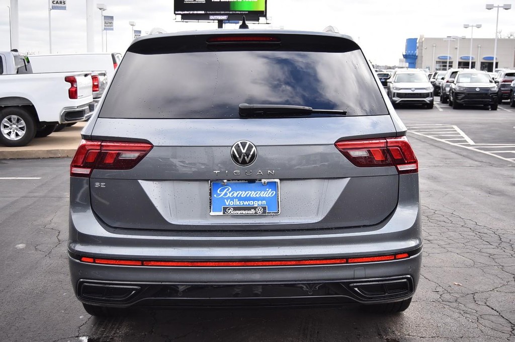 Volkswagen Tiguan Vehicle Full-screen Gallery Image 6