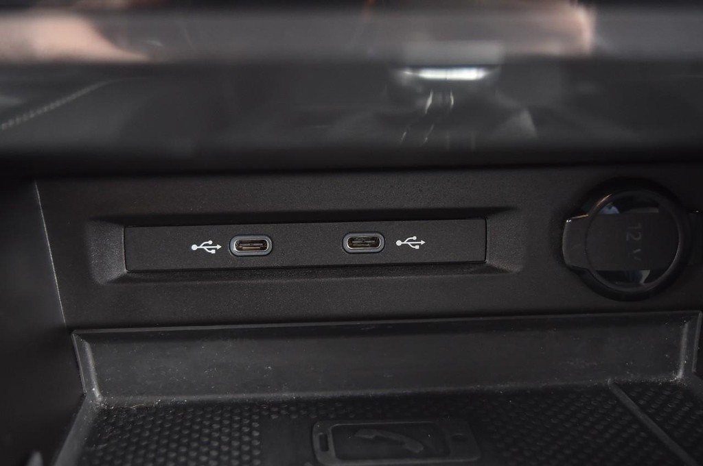 Volkswagen Tiguan Vehicle Full-screen Gallery Image 15