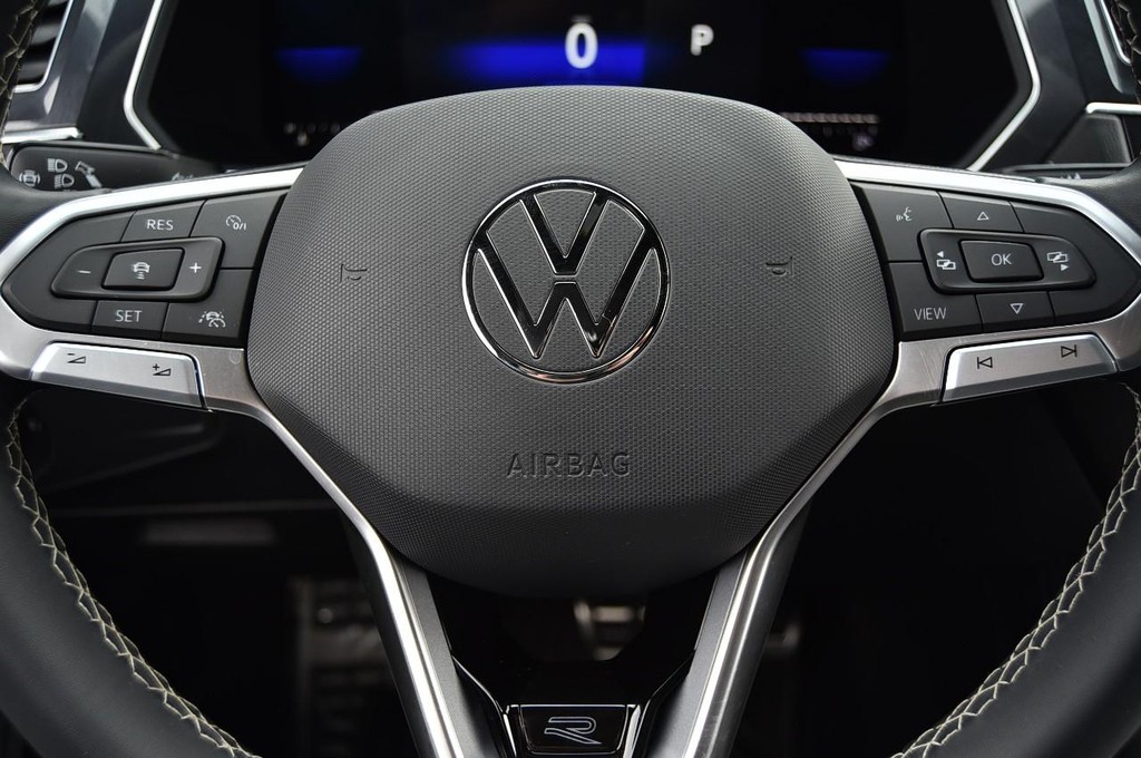 Volkswagen Tiguan Vehicle Full-screen Gallery Image 17