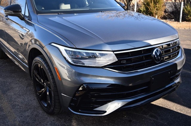 Volkswagen Tiguan Vehicle Image 02