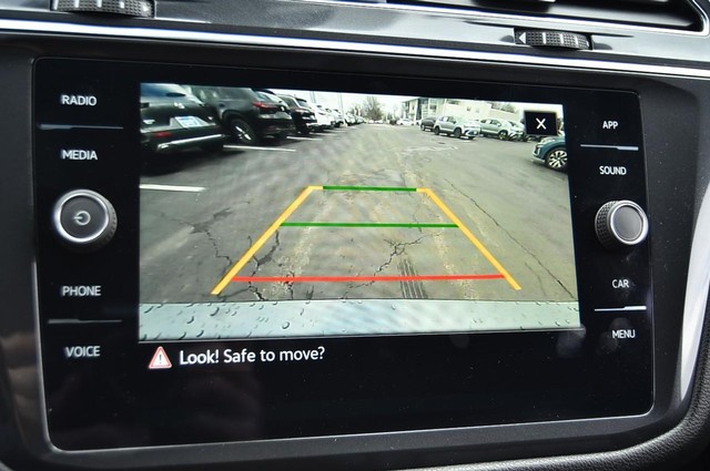 Volkswagen Tiguan Vehicle Image 12