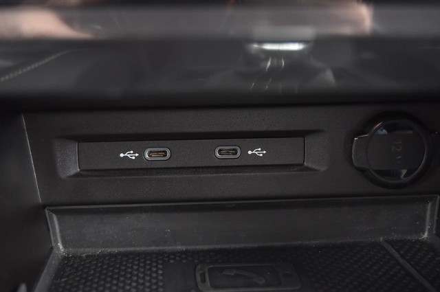 Volkswagen Tiguan Vehicle Image 15