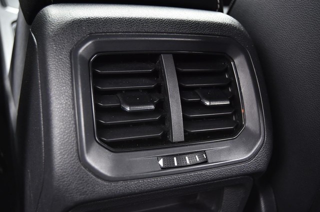 Volkswagen Tiguan Vehicle Image 22