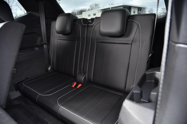 Volkswagen Tiguan Vehicle Image 24