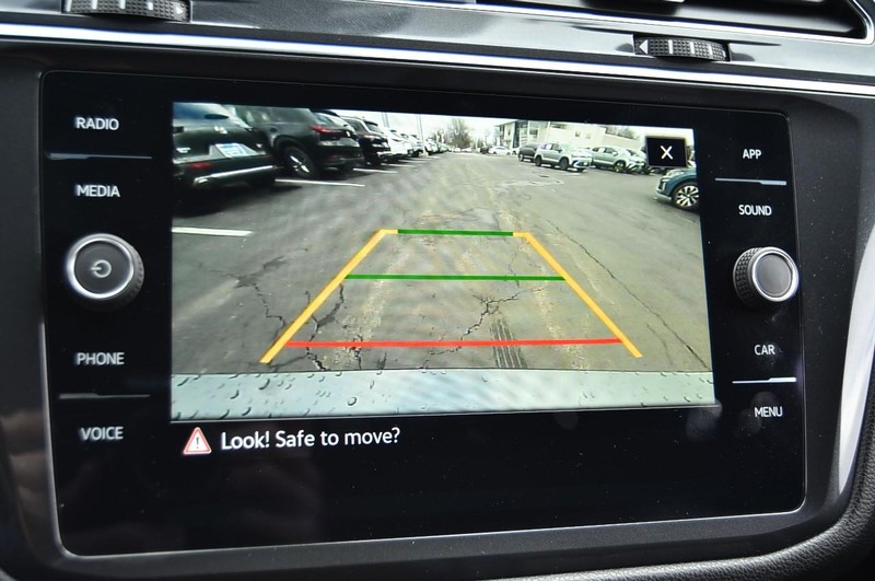 Volkswagen Tiguan Vehicle Image 12